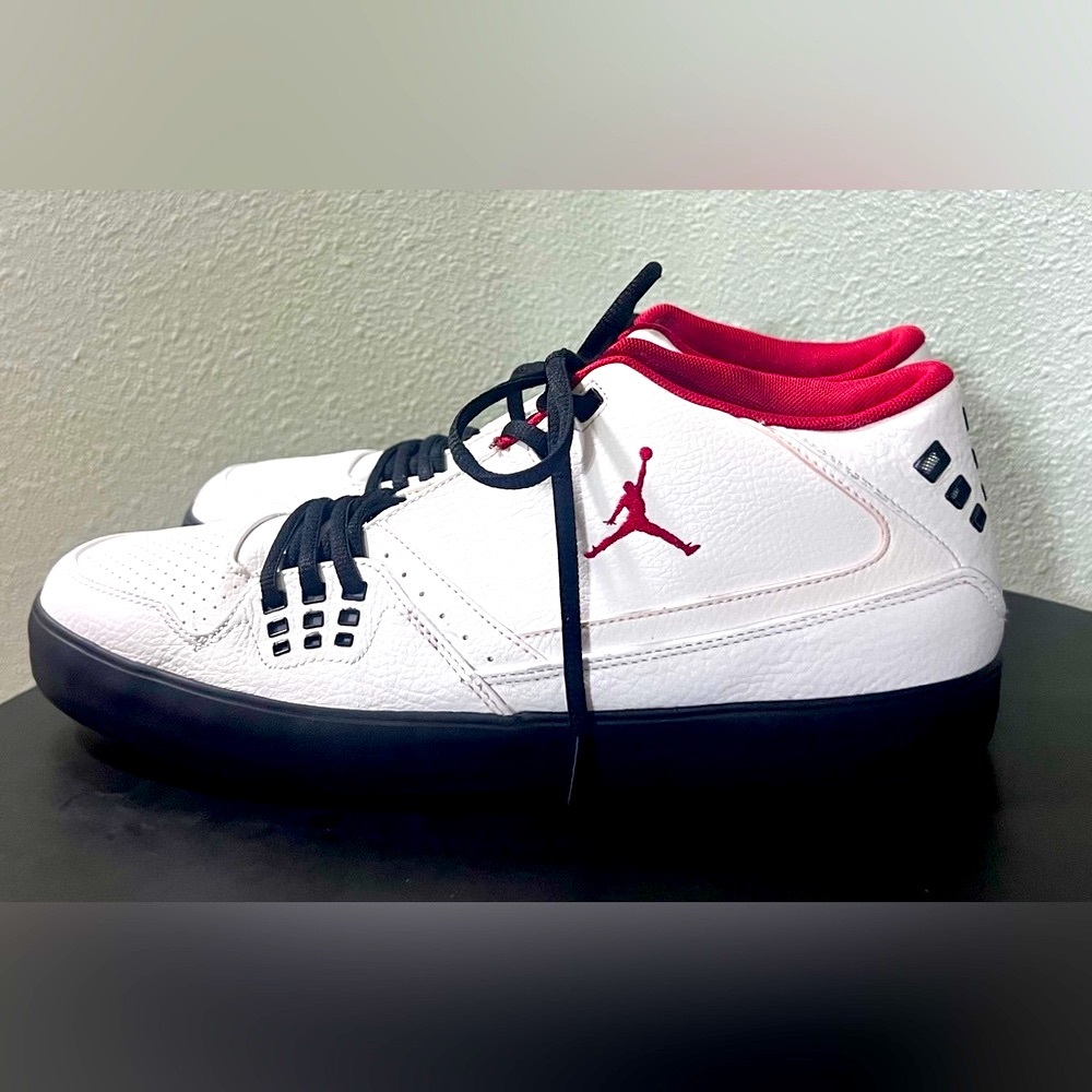 Nike Jordan Flight 23 Classic Sneakers Shoes Athletic Activewear Gym Casual EUC - Picture 2 of 10